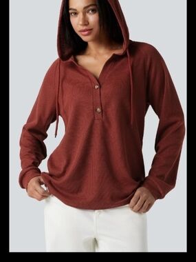 HALARA Waffle-Knit Hooded Henley in Fire Brick
